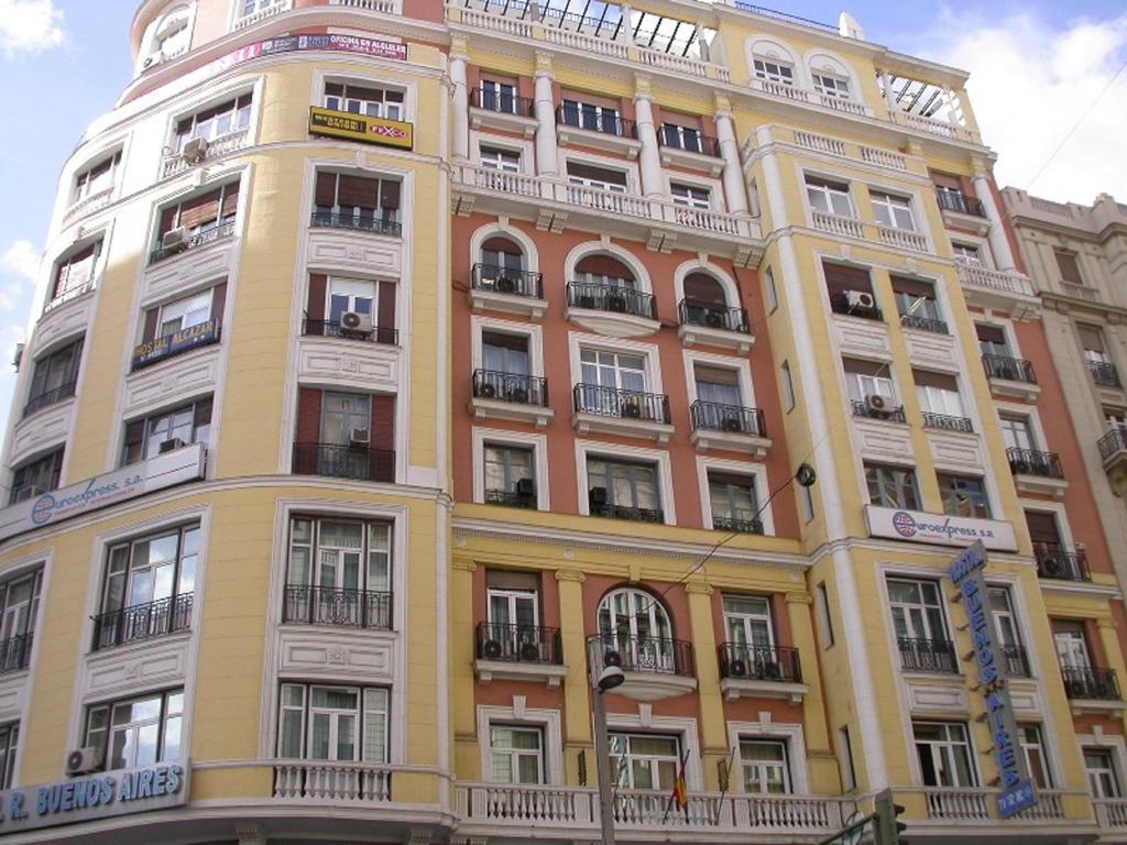 Hostal Buenos Aires Madrid Exterior photo